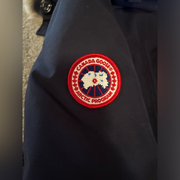 Canada Goose Women’s Jacket - Picture 7 of 7